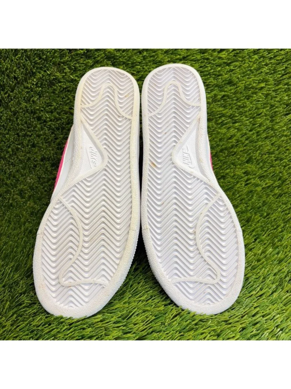 Nike Tinnis Classic GS Girls Size 6Y White Pink Athletic Leather Shoes Sneakers